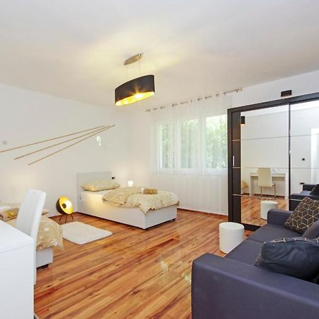 Split Symphony Veranda: Modern, New Apartment Dış mekan fotoğraf