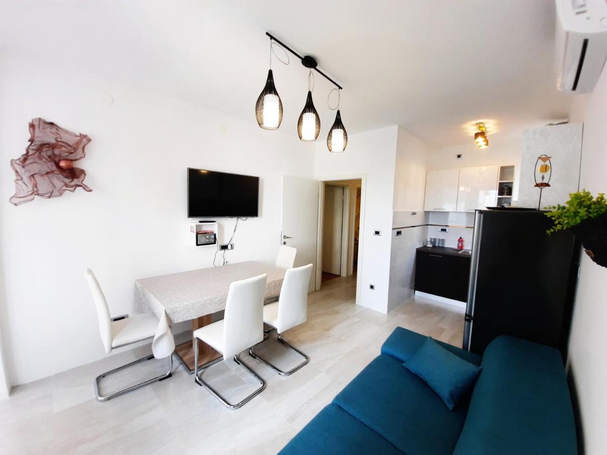 Split Symphony Veranda: Modern, New Apartment Dış mekan fotoğraf