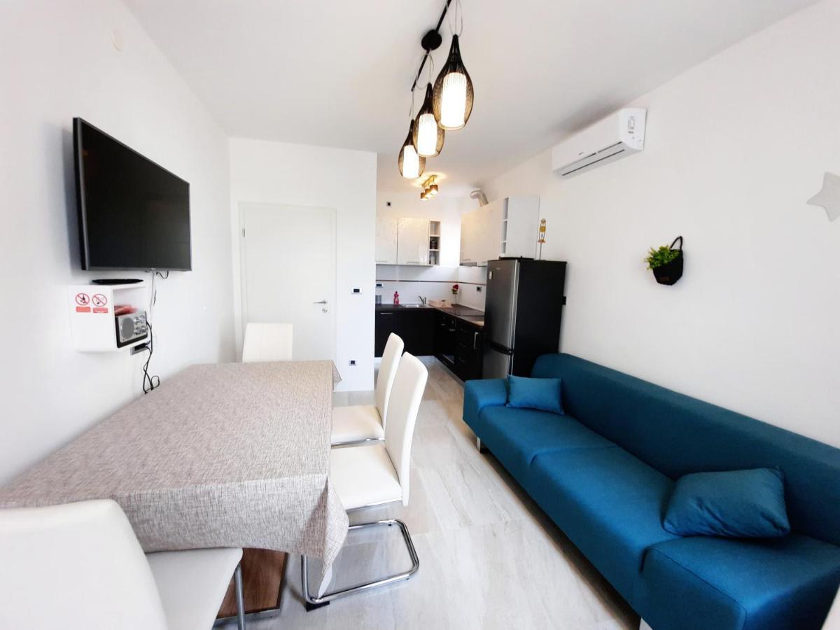 Split Symphony Veranda: Modern, New Apartment Dış mekan fotoğraf