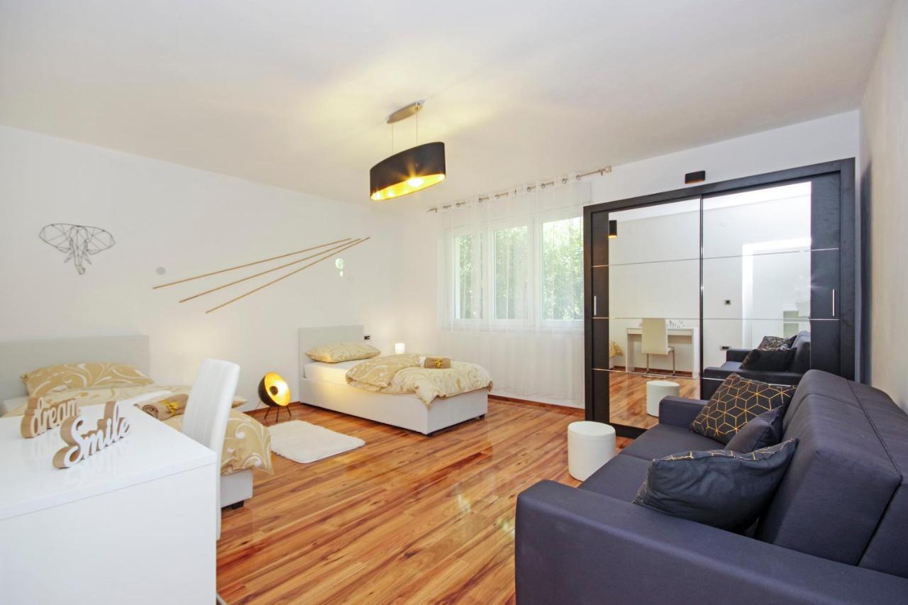 Split Symphony Veranda: Modern, New Apartment Dış mekan fotoğraf