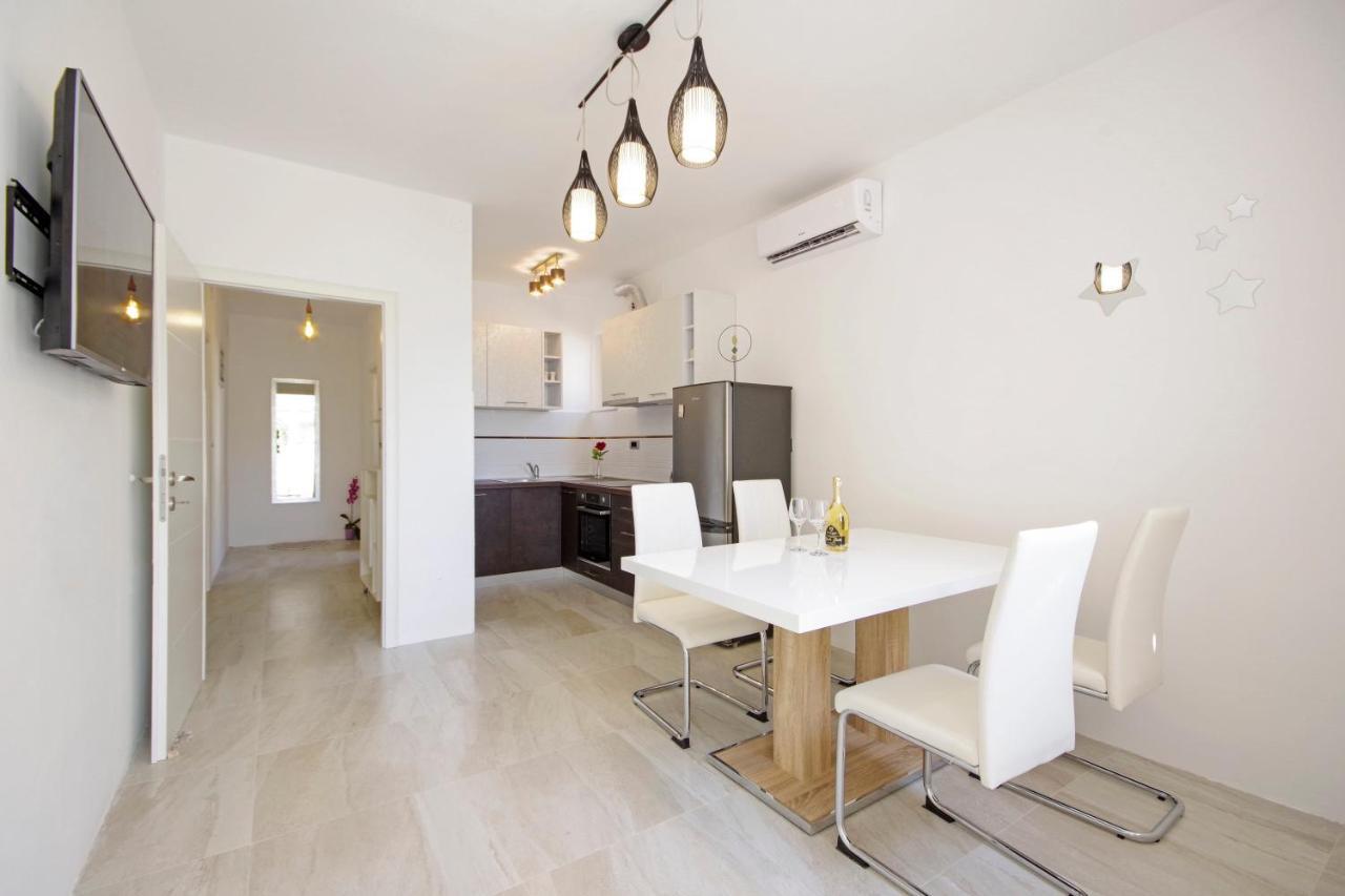 Split Symphony Veranda: Modern, New Apartment Dış mekan fotoğraf